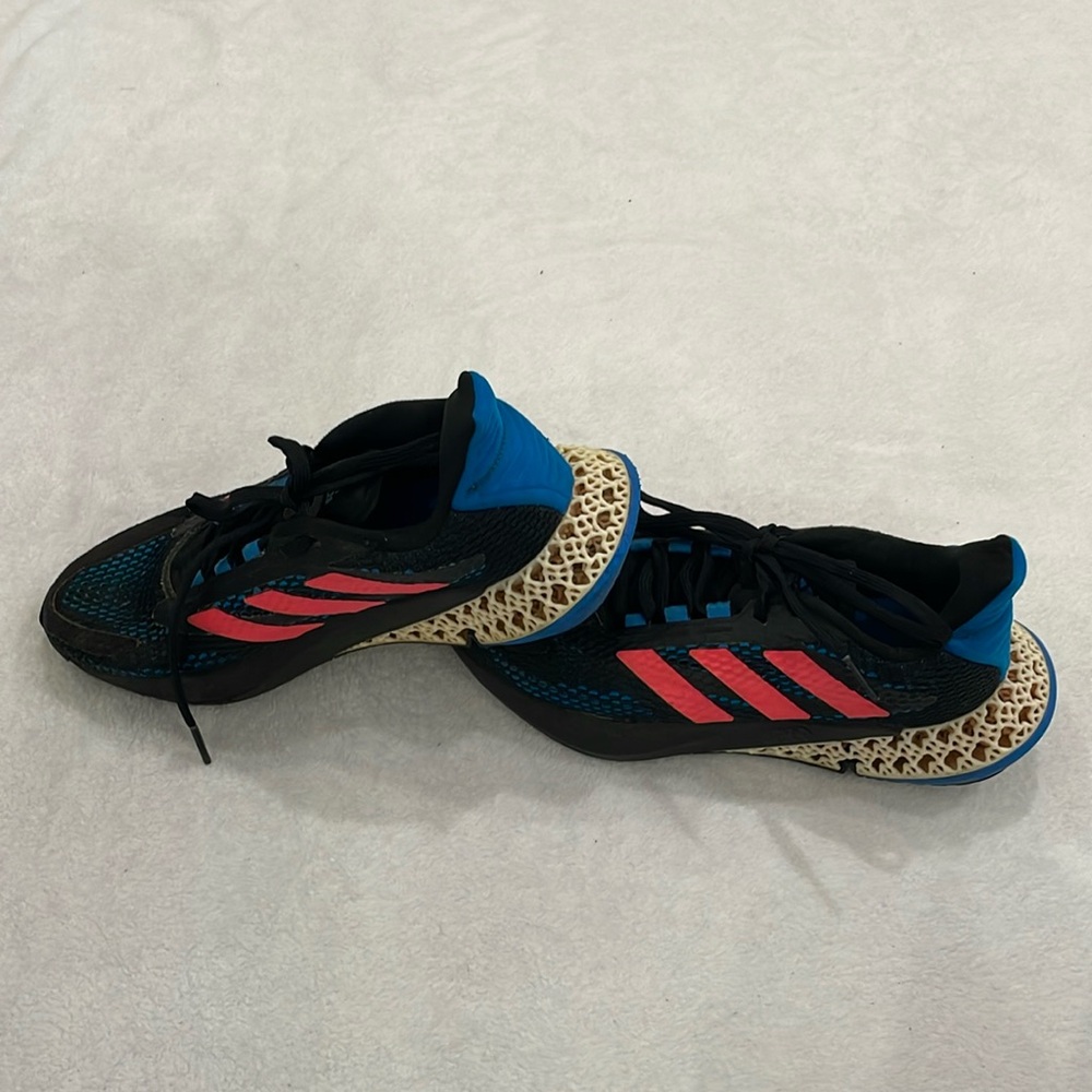 Adidas 4DFWD_Pulse J GZ4004 sneakers. Big kids size 6 excellent cond.